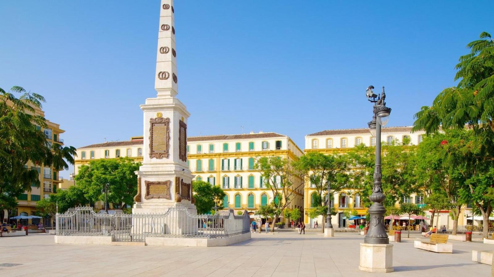 Homely Malaga Cienfuegos, Plaza De La Merced Con Vistas Экстерьер фото